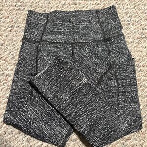 Lululemon Fast & Free Crop II (Nulux 19"") Salt Alpine White Black- Size 4